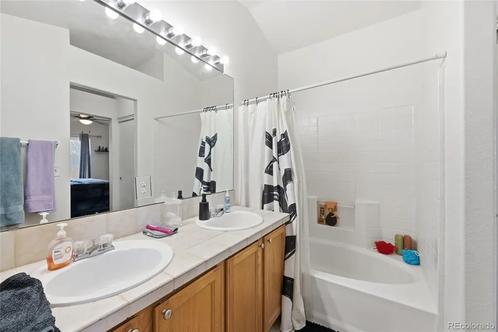 5323 S Malta Way Centennial CO 80015