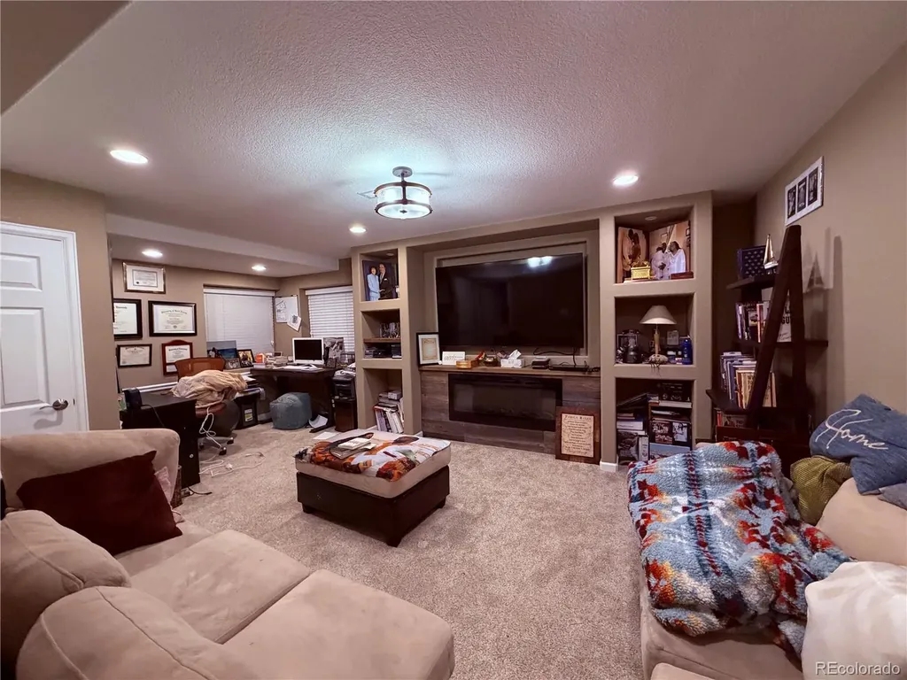 6897 S Riverwood Way Aurora CO 80016
