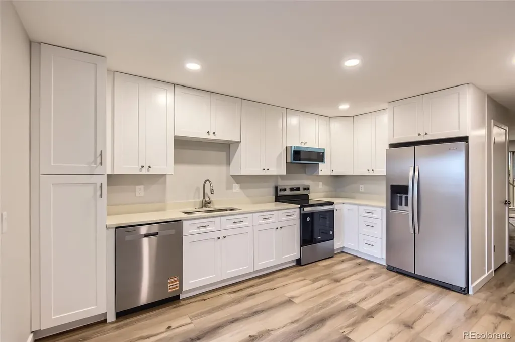 1811 S Quebec Way Denver CO 80231