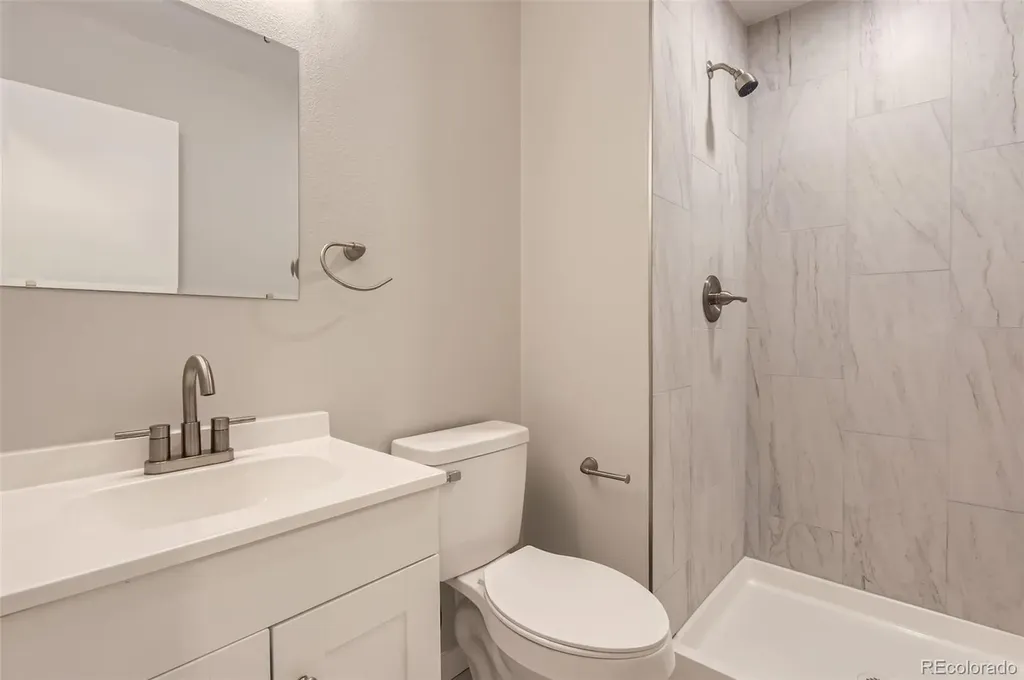 1811 S Quebec Way Denver CO 80231