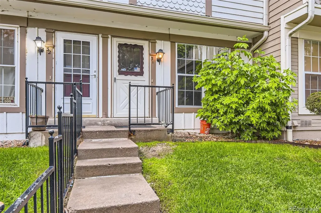 1811 S Quebec Way Denver CO 80231