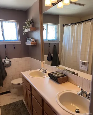190 E Geddes Avenue Centennial CO 80122