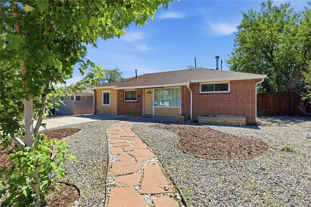 2870 Newport Street Denver CO 80207