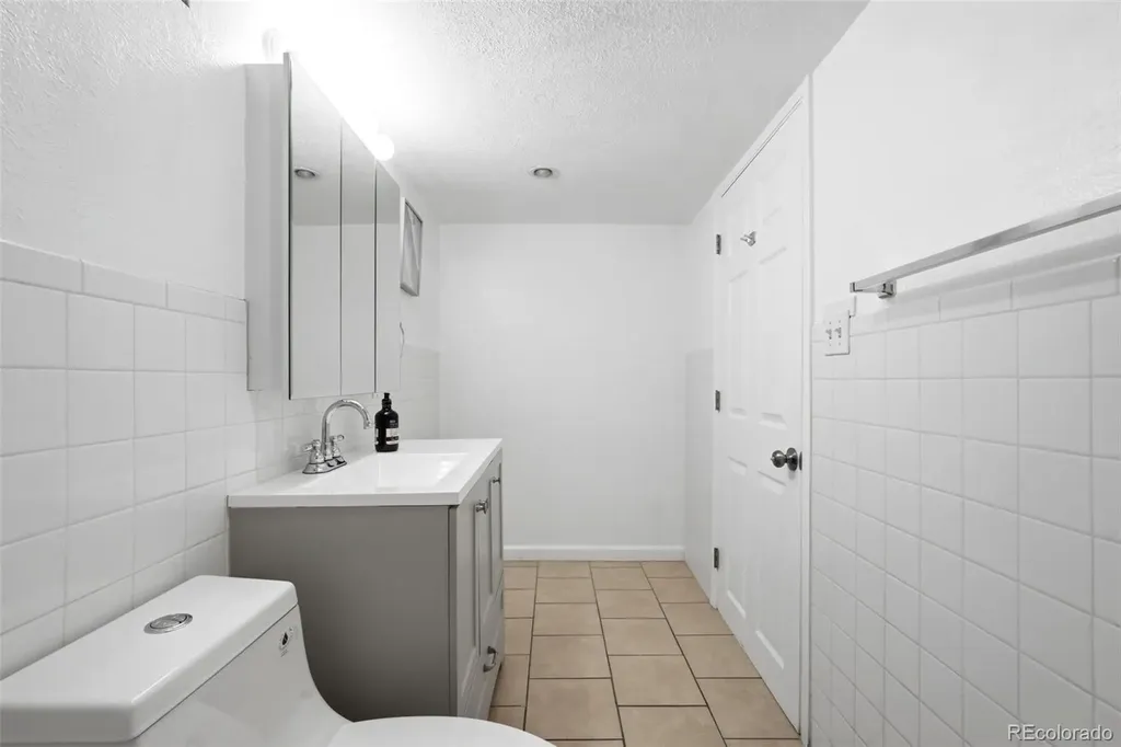 3115 N Steele Street Denver CO 80205