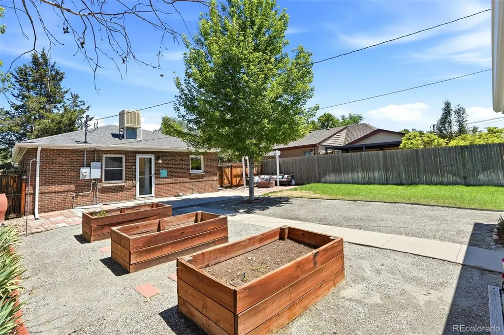 3115 N Steele Street Denver CO 80205