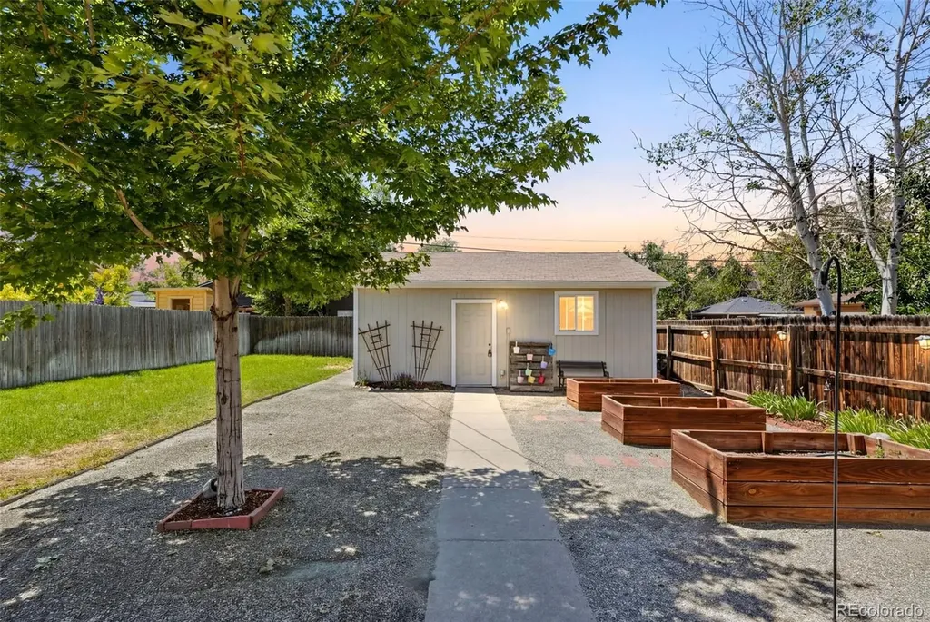 3115 N Steele Street Denver CO 80205