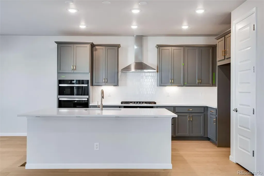 8568 Eckley Street Littleton CO 80125