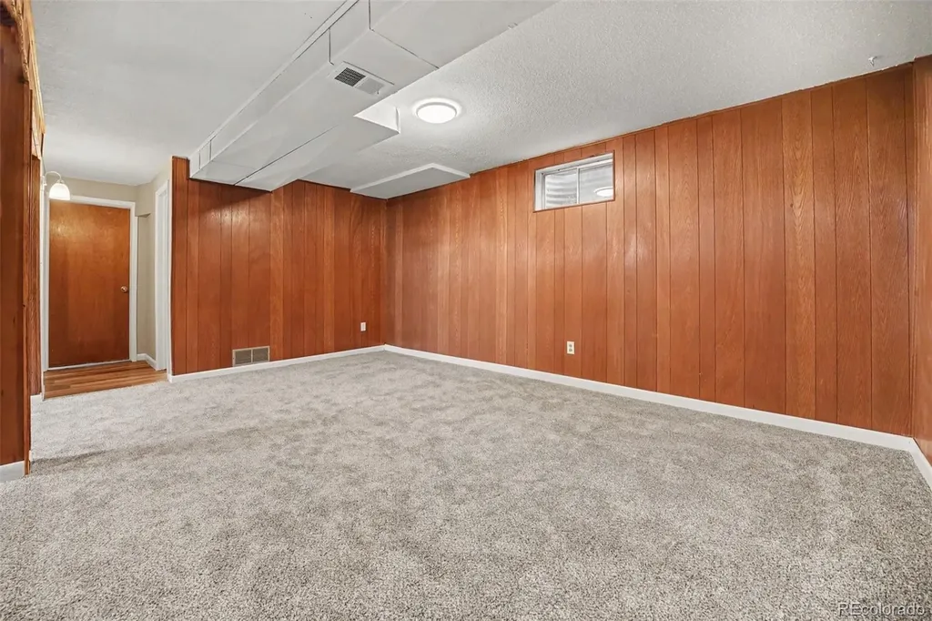 400 Leo Lane Denver CO 80260