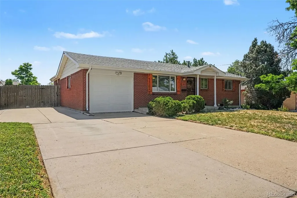400 Leo Lane Denver CO 80260
