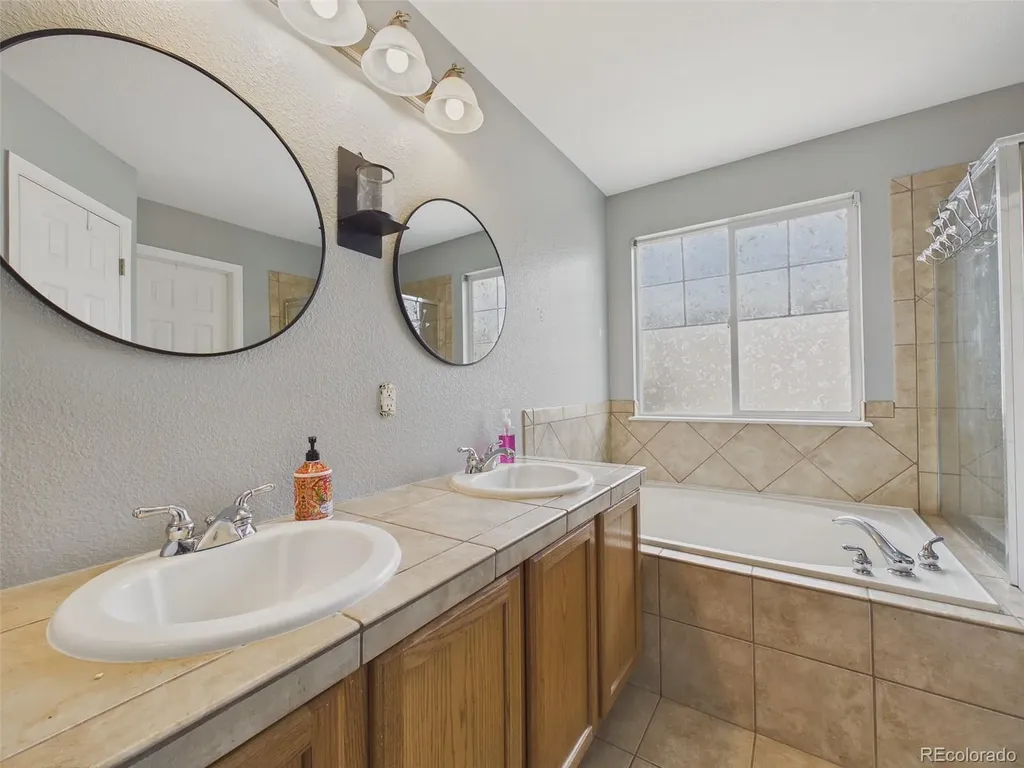 24734 E Gunnison Drive Aurora CO 80018