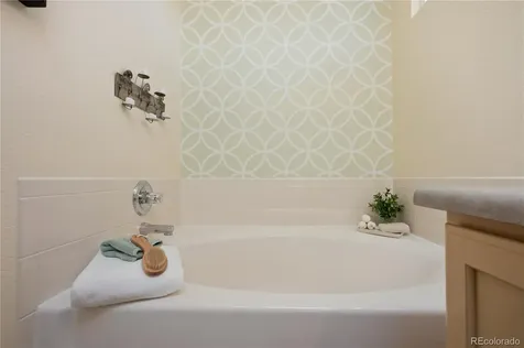 10204 Aldenbridge Court Highlands Ranch CO 80126