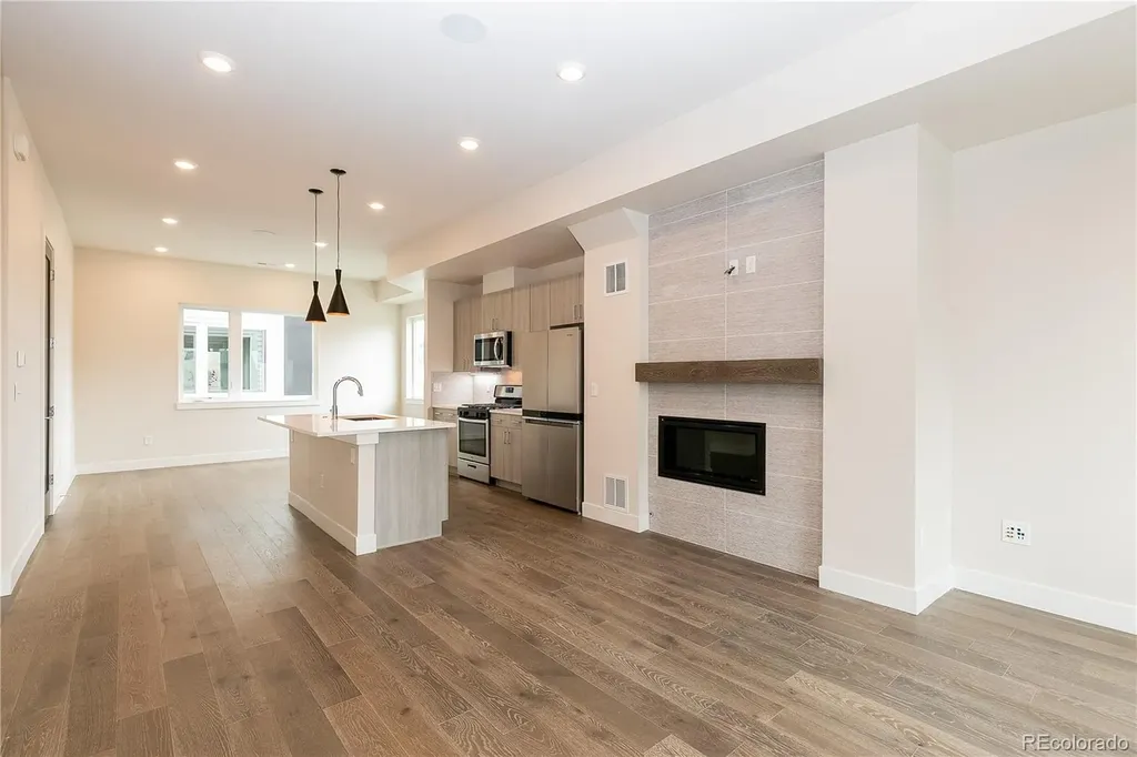 1275 Stuart Street Denver CO 80204