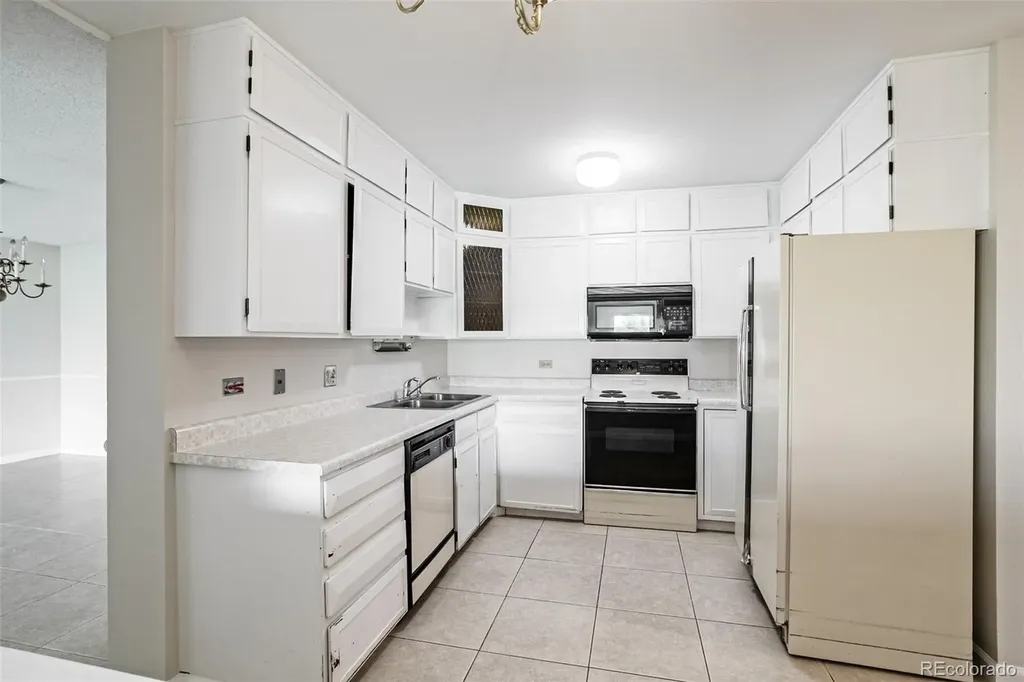 690 S Alton Way Denver CO 80247