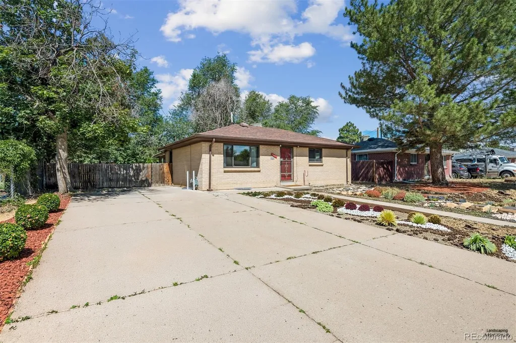 3081 Billings Street Aurora CO 80011