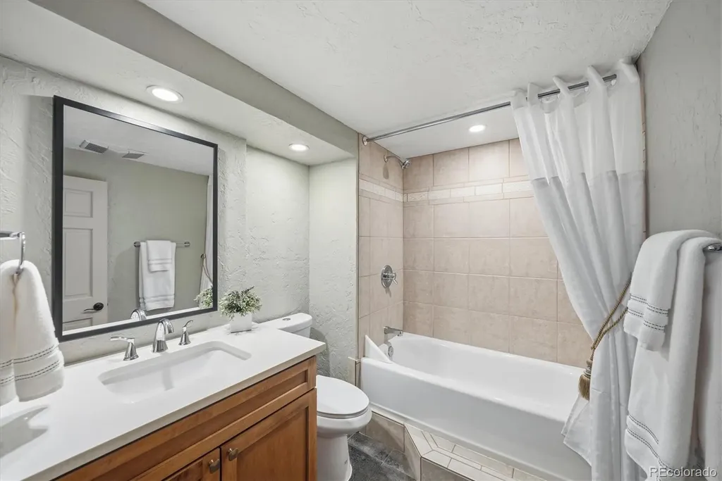 6195 Apache Drive Larkspur CO 80118