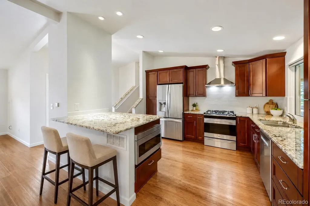 883 S Nelson Way Lakewood CO 80226