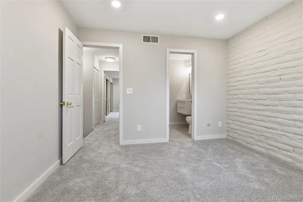 1060 S Parker Road Denver CO 80231