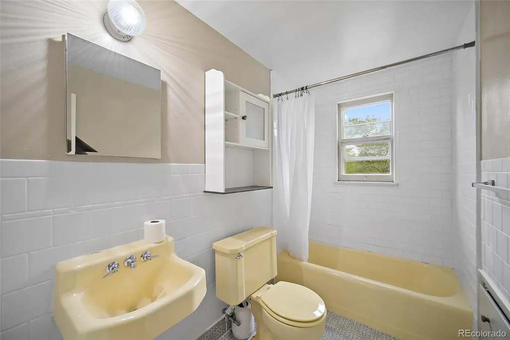 1518 N Wahsatch Avenue Colorado Springs CO 80907