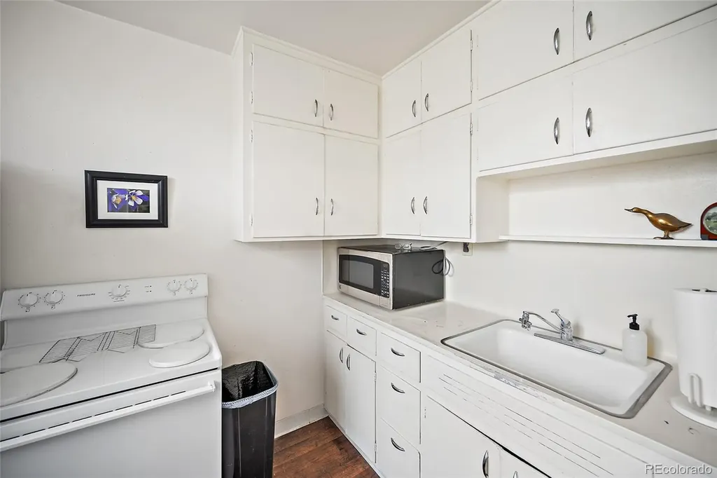 1518 N Wahsatch Avenue Colorado Springs CO 80907