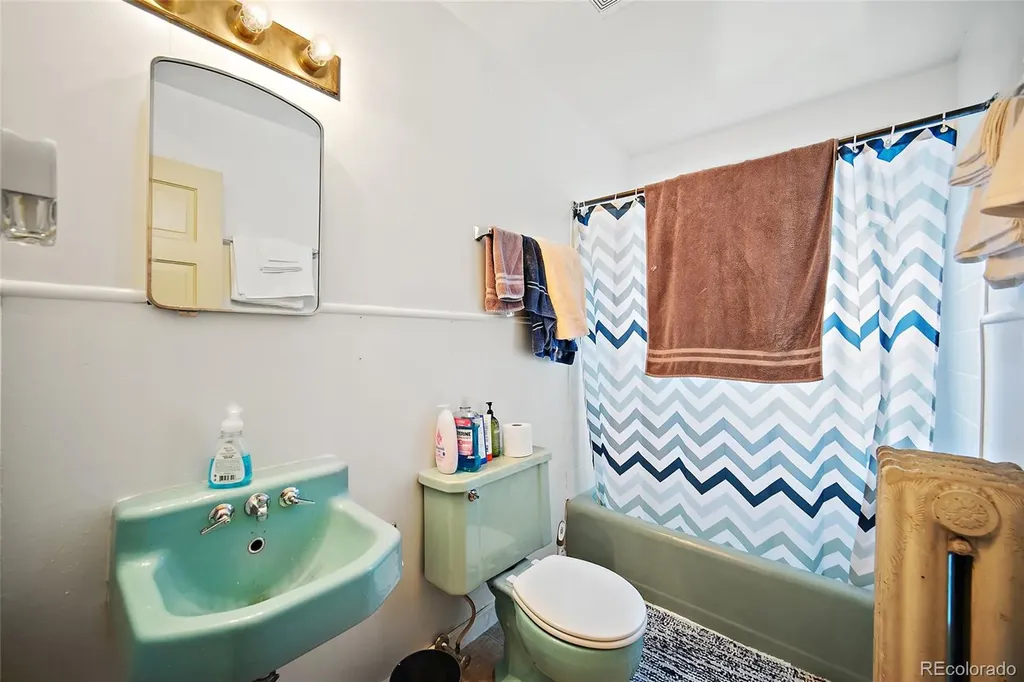 1518 N Wahsatch Avenue Colorado Springs CO 80907