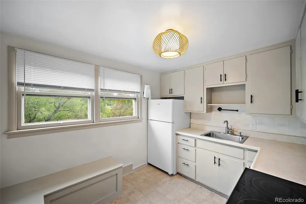 1518 N Wahsatch Avenue Colorado Springs CO 80907