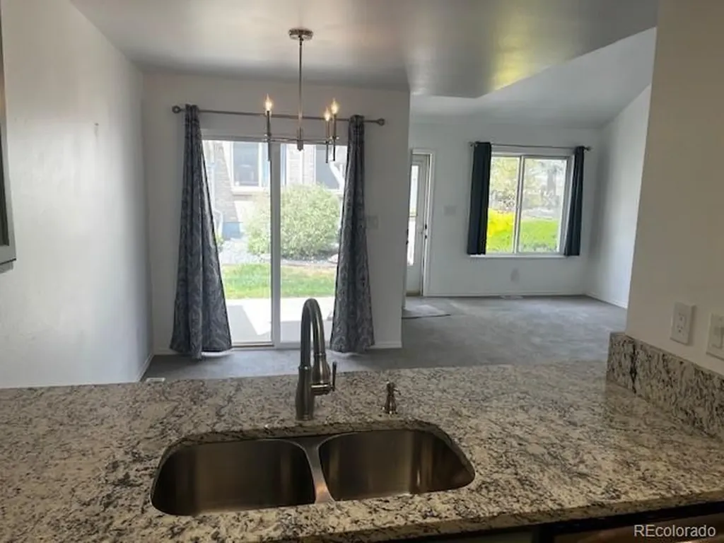 2142 Meadow Court Longmont CO 80501