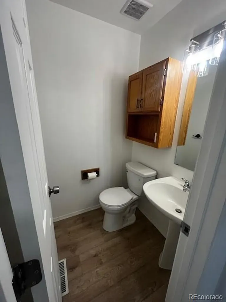 2142 Meadow Court Longmont CO 80501