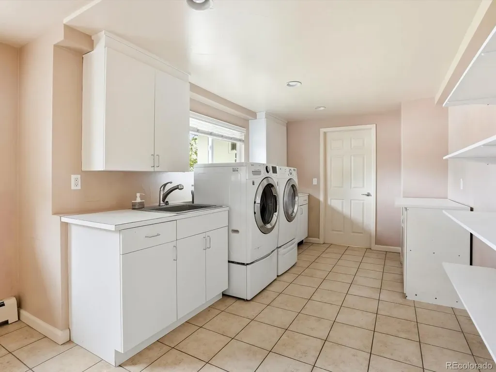 3864 S Quince Street Denver CO 80237