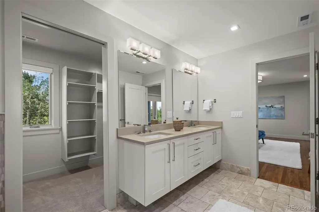6956 E Archer Place Denver CO 80230