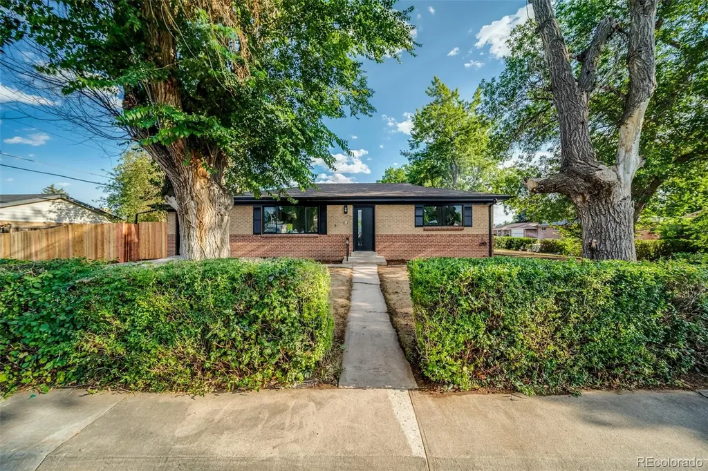 5594 W Iowa Avenue Denver CO 80232