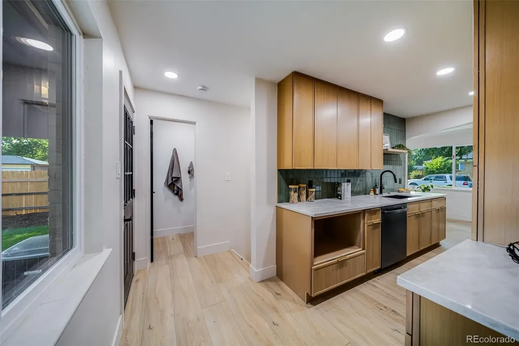 5594 W Iowa Avenue Denver CO 80232