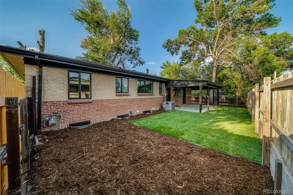 5594 W Iowa Avenue Denver CO 80232