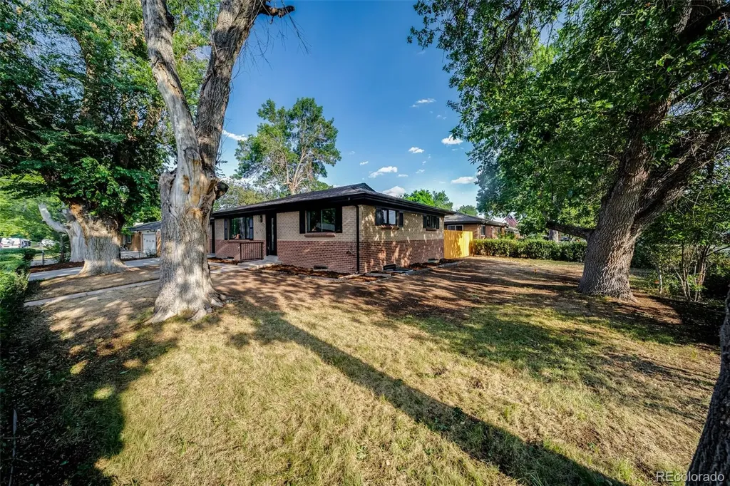 5594 W Iowa Avenue Denver CO 80232