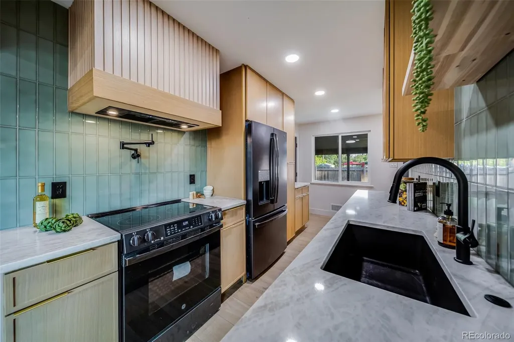 5594 W Iowa Avenue Denver CO 80232