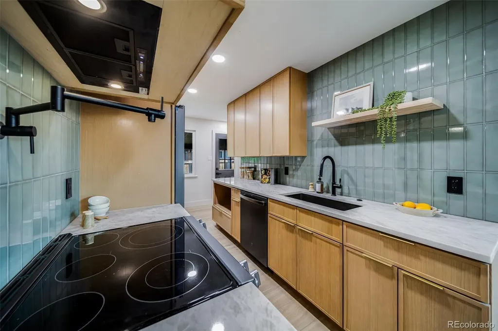 5594 W Iowa Avenue Denver CO 80232