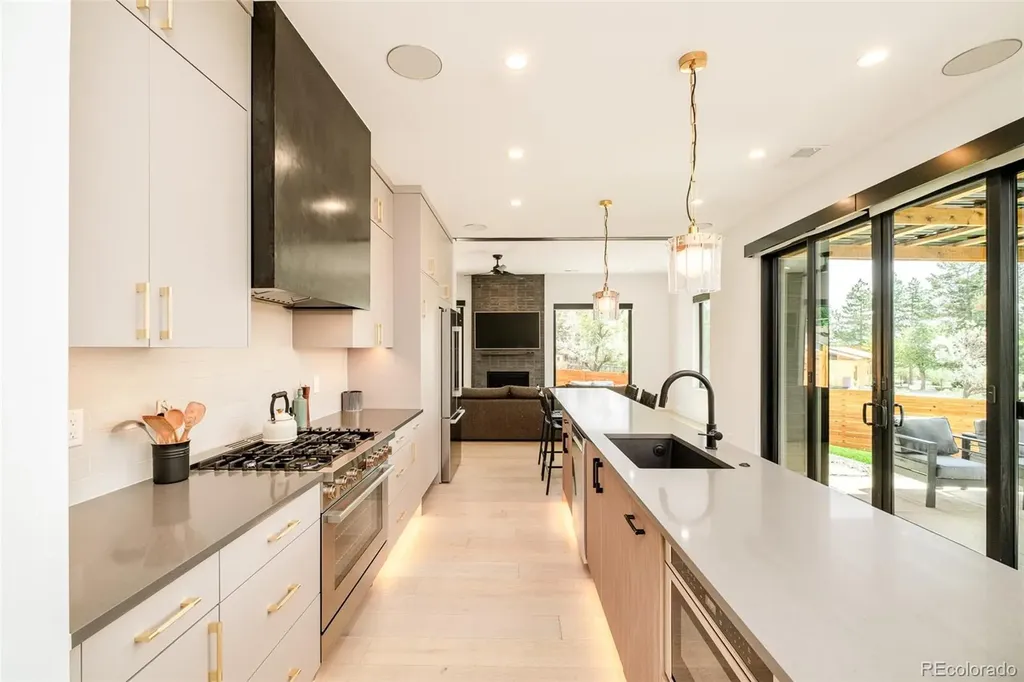 16103 W 14th Avenue Golden CO 80401