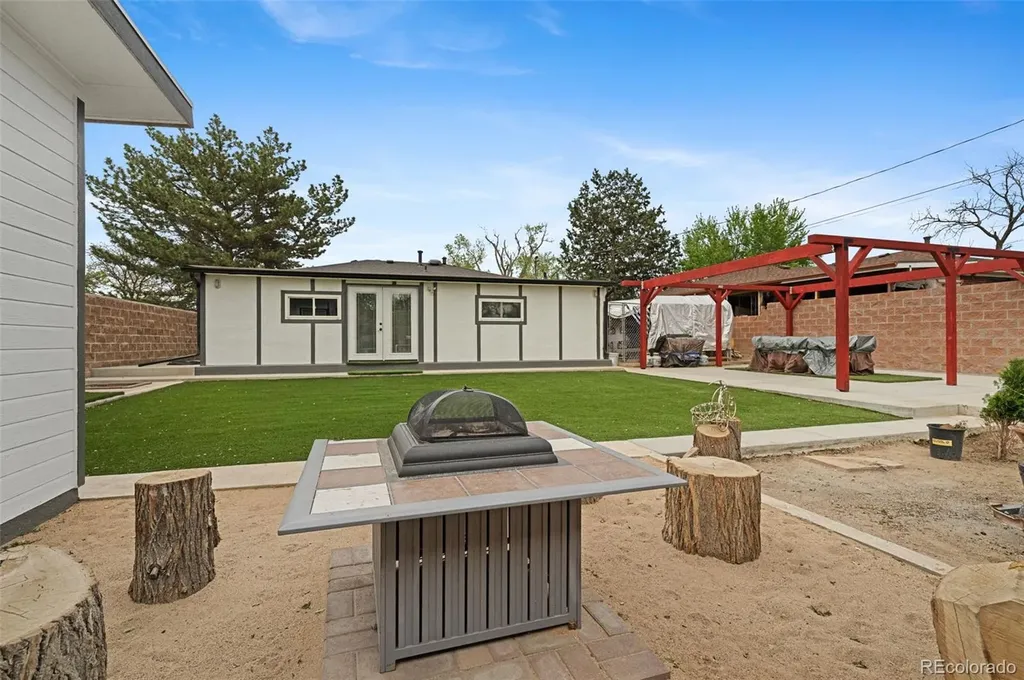 3017 Cimarron Street Aurora CO 80011