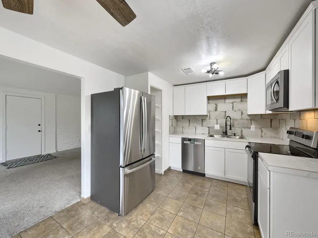 1723 Robb Street Lakewood CO 80215