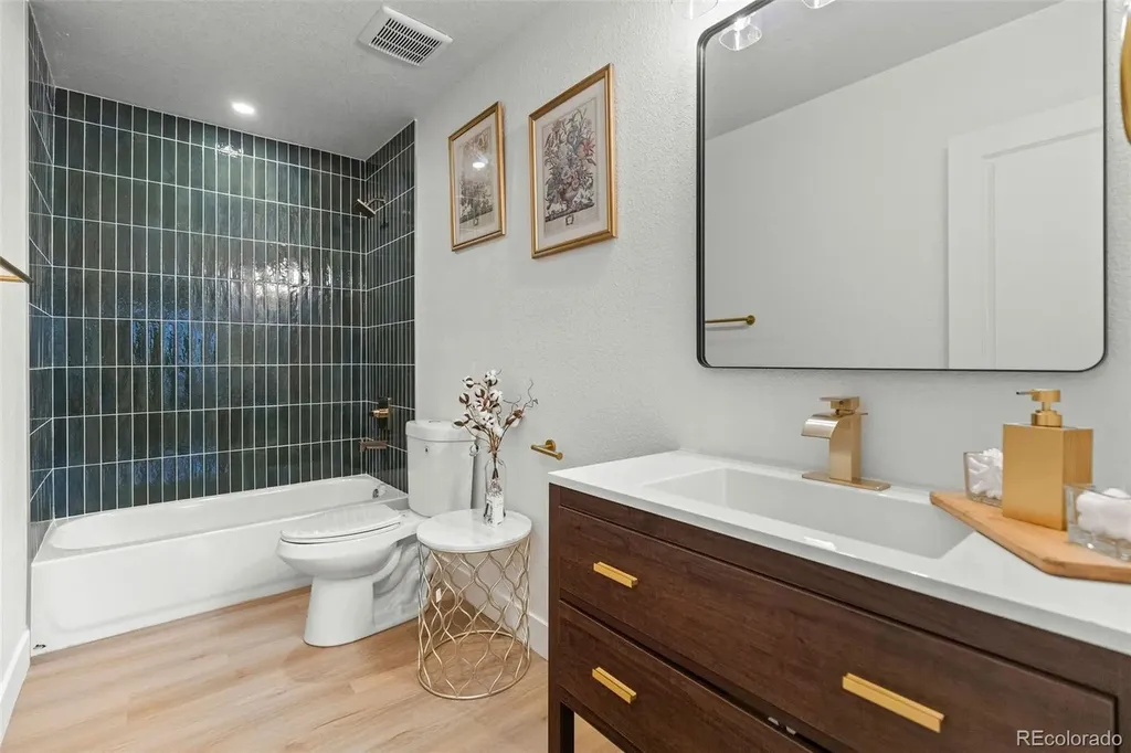 43 Hazel Court Denver CO 80219