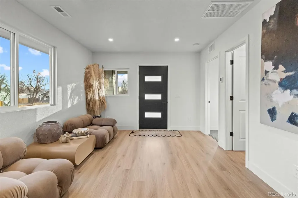43 Hazel Court Denver CO 80219