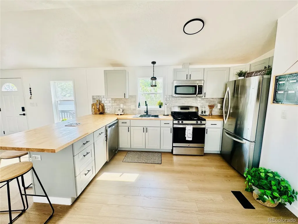 115 Ponderosa Circle Golden CO 80401