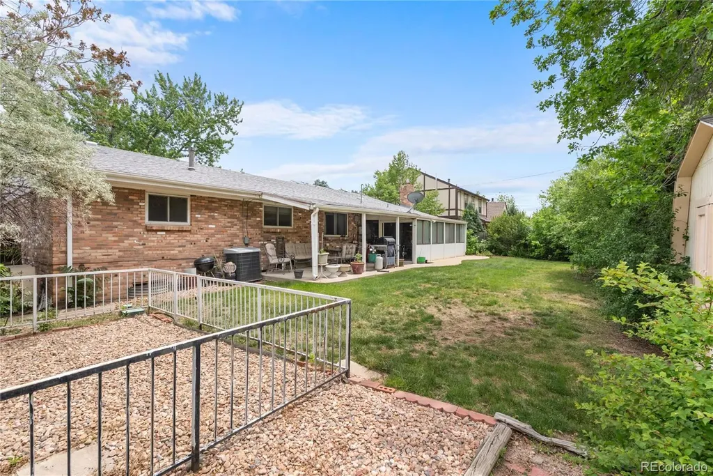 2647 S Linden Court Denver CO 80222