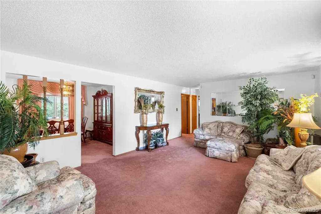2647 S Linden Court Denver CO 80222