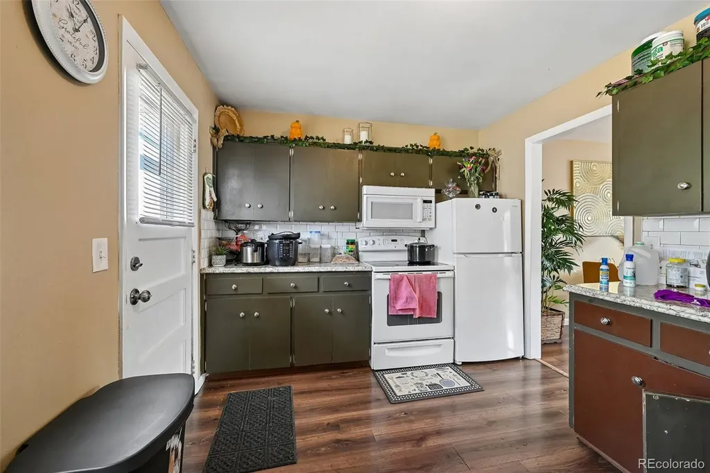 5250 E Warren Avenue Denver CO 80222
