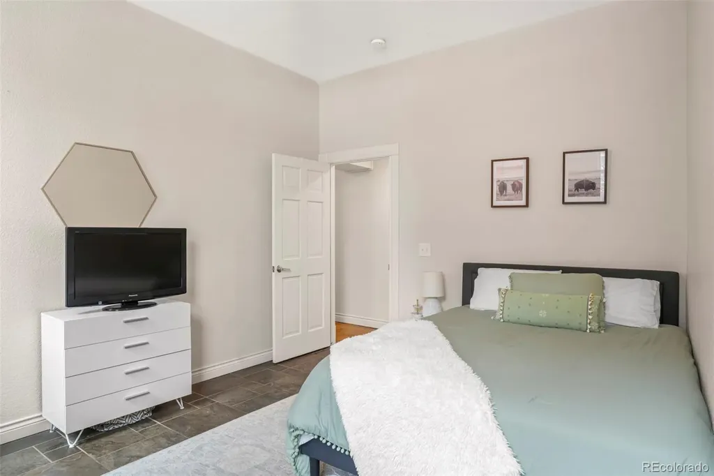 3249 W Fairview Place Denver CO 80211