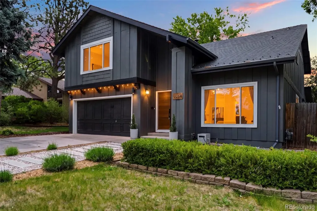 Centennial CO, 1684 E Dry Creek Place