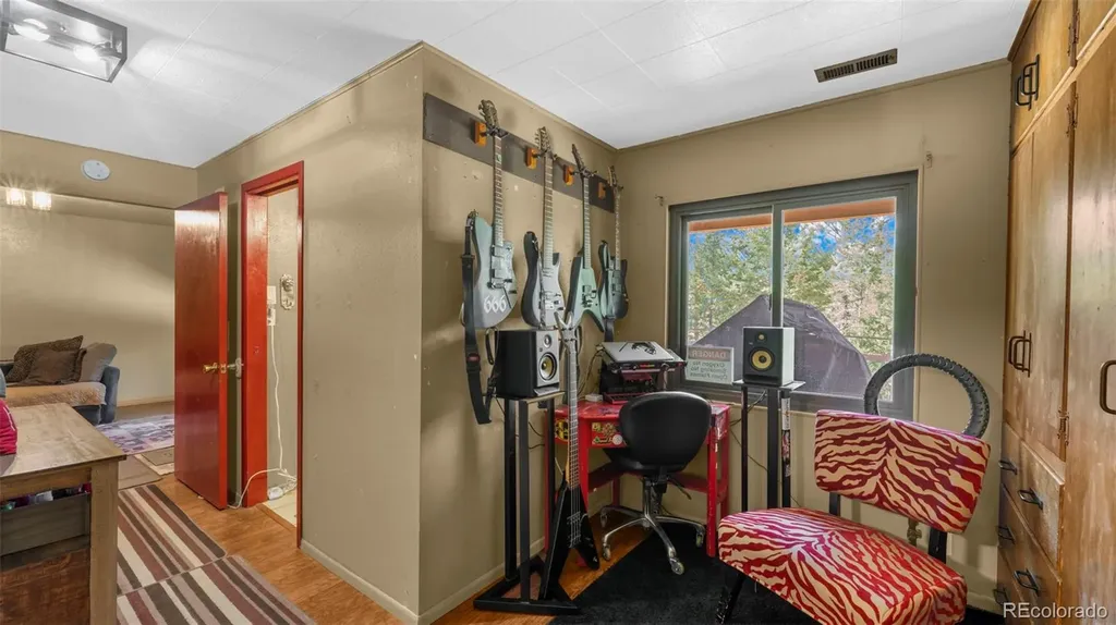 82 S Mountain Estates Road Florissant CO 80816
