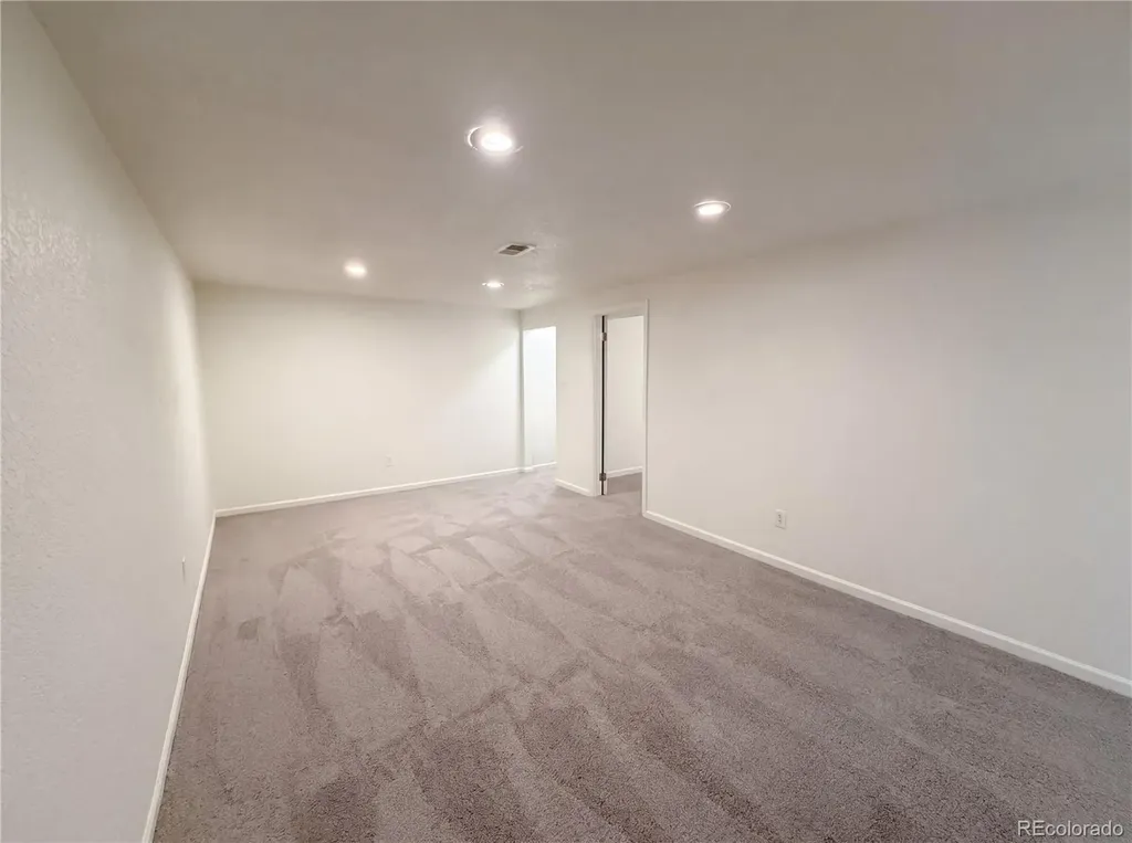 5421 Raritan Way Denver CO 80221