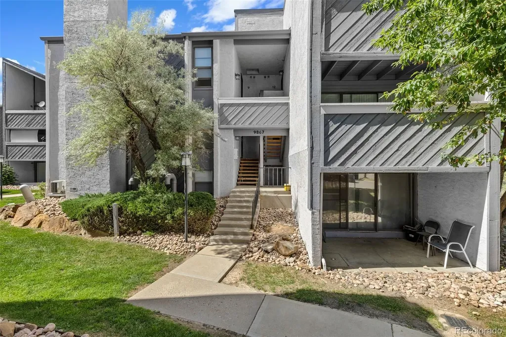 9867 E Peakview Avenue Englewood CO 80111