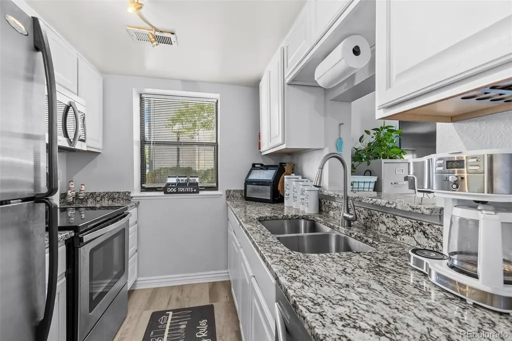 9867 E Peakview Avenue Englewood CO 80111